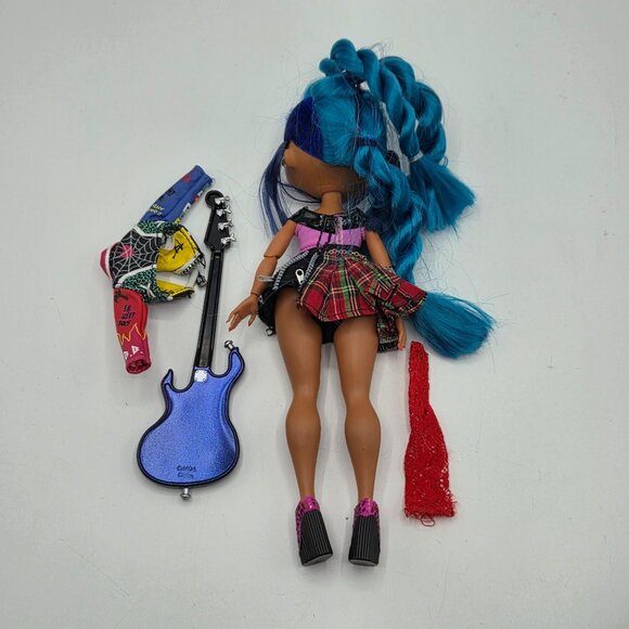 LOL Surprise OMG Remix Rocker Boi & Punk Grrrl Doll Set With Accessories - Picture 6 of 10